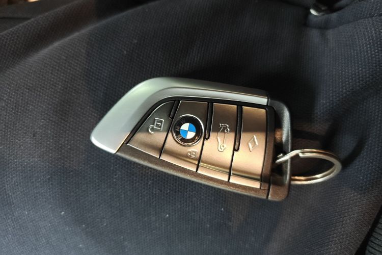 宝马5系 2023款 530Li 领先型 M运动套装中控内饰7001