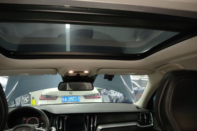 沃尔沃S60 2022款 B4 智逸豪华版中控内饰22