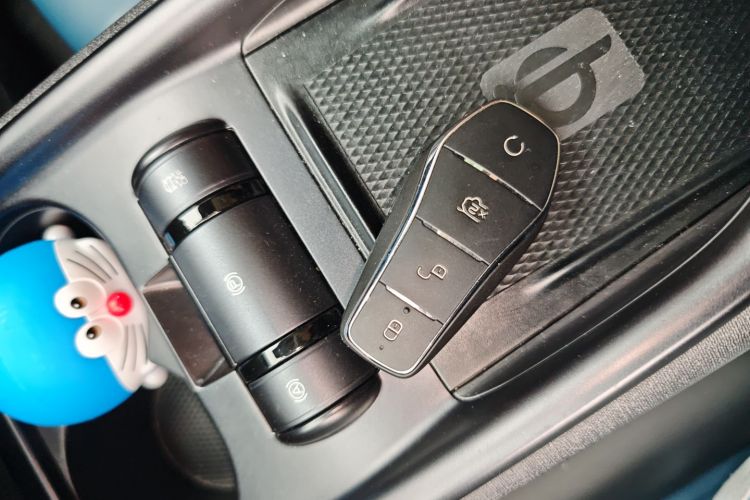 比亚迪 海豚 2021款 405km 时尚版中控内饰11