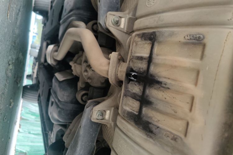 红旗HS5 2022款 2.0T 智联旗领四驱版局部细节9009