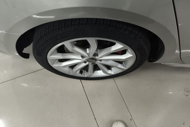 奥迪A4L 2018款 30周年年型 45 TFSI quattro 个性运动版车身外观56