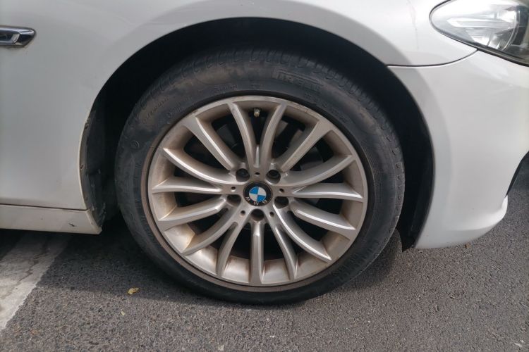 宝马5系 2014款 525Li 领先型车身外观10