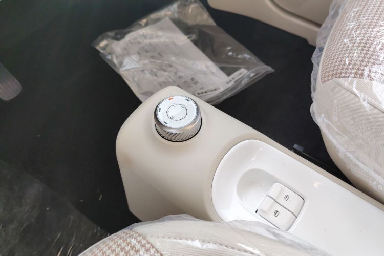 五菱汽车 宏光MINIEV 2024款 第三代 215km 青春版局部细节18