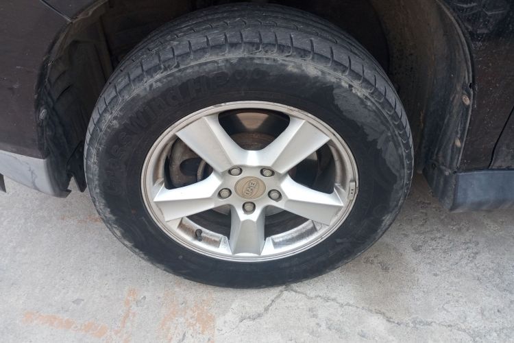 比亚迪S6 2014款 2.0L 手动豪华型 5座车身外观6007