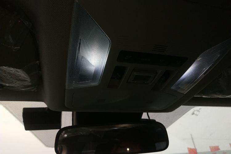 丰田 RAV4荣放 2023款 2.0L CVT两驱20周年铂金纪念版中控内饰22