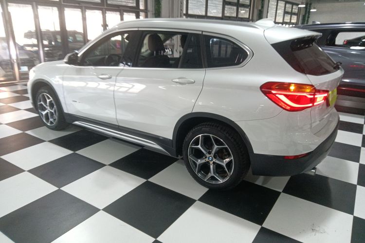 宝马X1 2016款 sDrive20Li 豪华型车身外观4