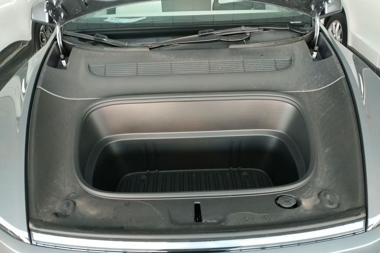 特斯拉 Model Y 2025款 长续航全轮驱动版机舱底盘24