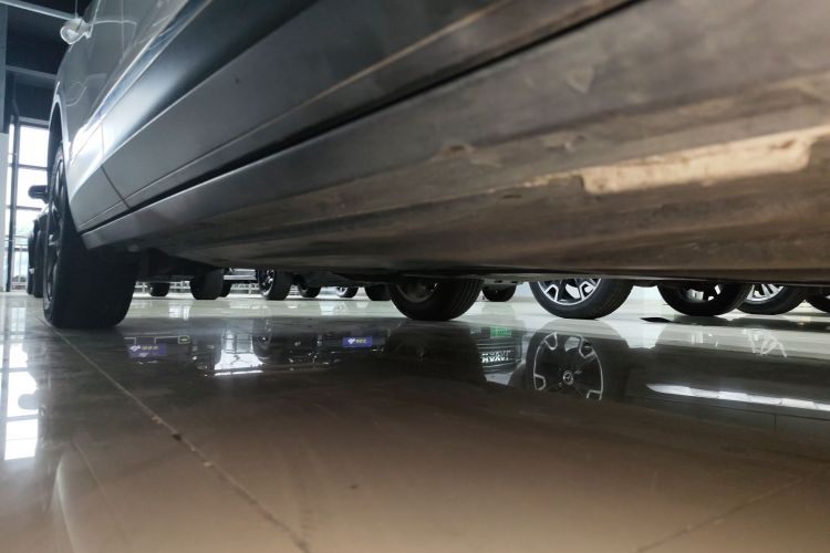 大众 T-ROC探歌 2020款 230TSI DSG两驱进取型机舱底盘29