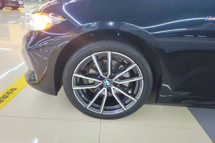 宝马3系 2023款 325Li M运动套装车身外观35