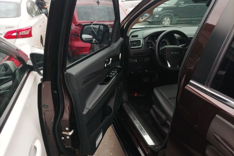 五十铃 mu-X牧游侠 2022款 2.0T 汽油自动四驱劲悦型 5座中控内饰20