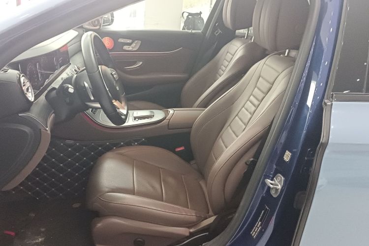 奔驰E级 2020款 改款 E 300 L 运动时尚型局部细节19