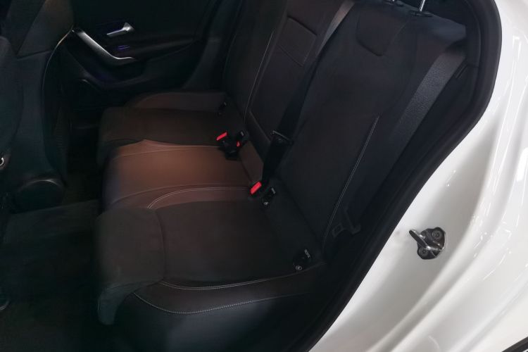 奔驰A级 2022款 改款三 A 200 L 运动轿车时尚型中控内饰21