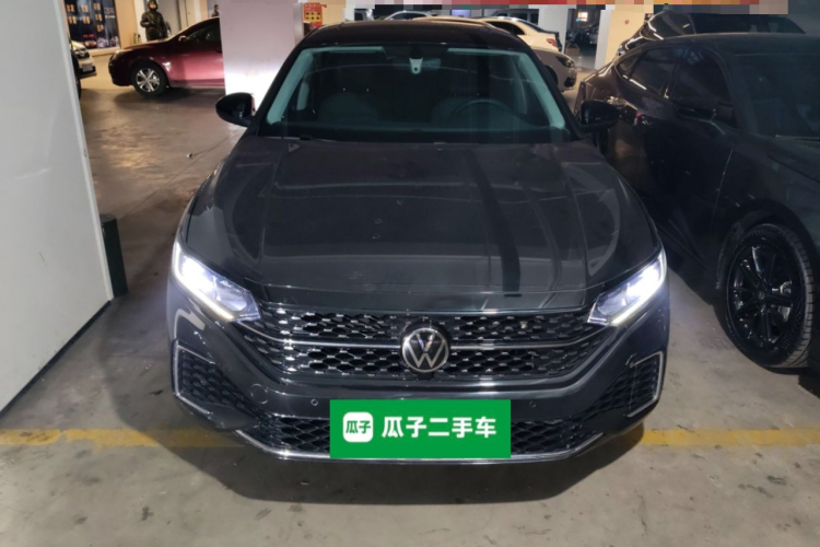 大众 帕萨特 2025款 出众款 330TSI 星空精英版车身外观6001