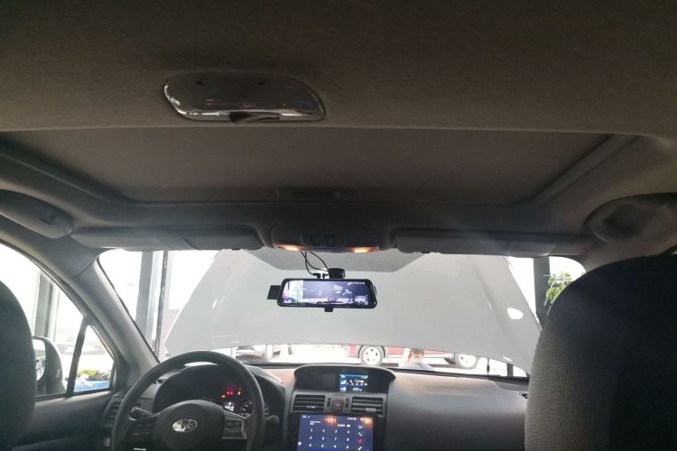 斯巴鲁XV 2012款 2.0i 精英版中控内饰22