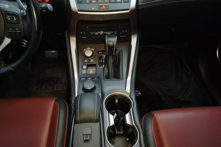 雷克萨斯NX 2015款 200t 全驱 锋尚版中控内饰18