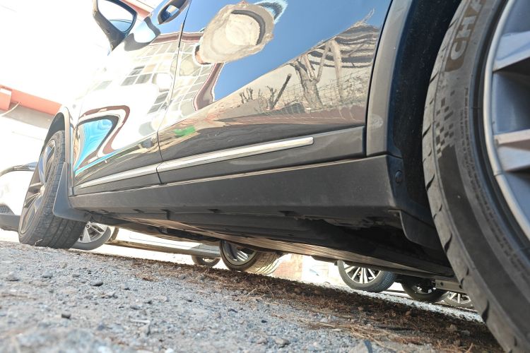 比亚迪 唐新能源 2018款 DM 2.0T 全时四驱智联创领型 7座 国V局部细节9002