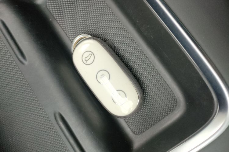 理想汽车 理想L9 2022款 Max中控内饰7001