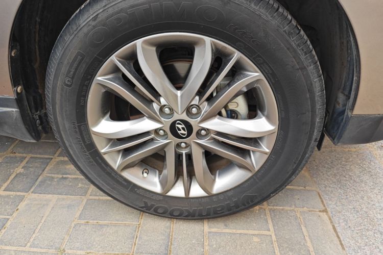 北京现代ix35 2013款 2.0L 自动两驱智能型GLS 国IV车身外观10