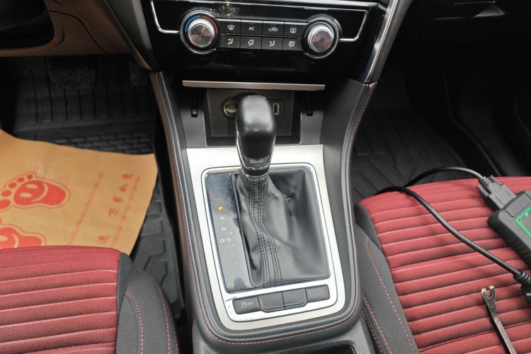 名爵 MG6 2017款 20T 自动精英智联版 国V中控内饰18