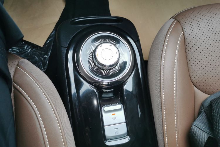 五菱汽车 五菱缤果 2023款 333km 灵犀互联+款中控内饰18