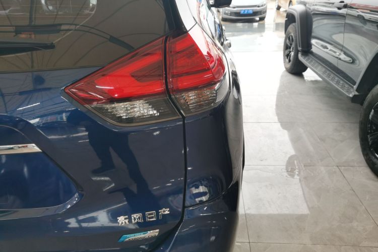 日产 奇骏 2017款 2.0L CVT舒适版 2WD车身外观9