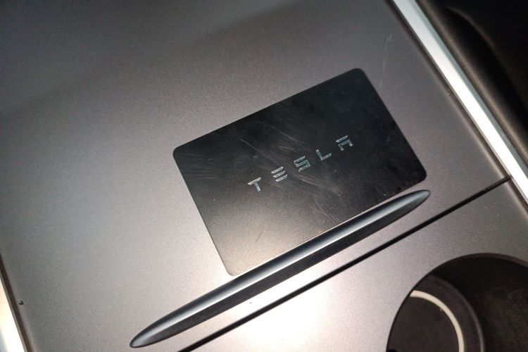 特斯拉 Model Y 2021款 标准续航后驱版中控内饰11