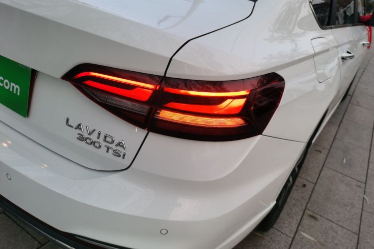 大众 朗逸 2023款 300TSI DSG满逸版车身外观9