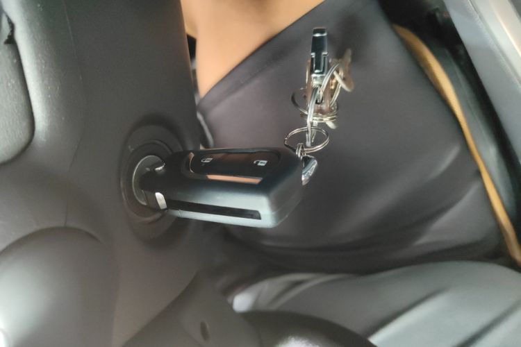 丰田 RAV4荣放 2024款 2.0L CVT两驱都市版中控内饰11