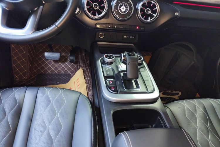 坦克300 2023款 越野版 2.0T 挑战者中控内饰18