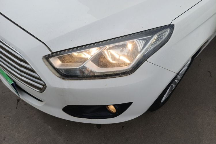 福特 福睿斯 2015款 1.5L 自动舒适型局部细节36