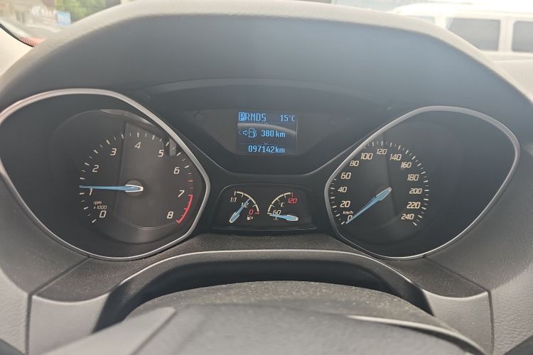 福特 福克斯 2012款 三厢 1.6L 自动风尚型局部细节14