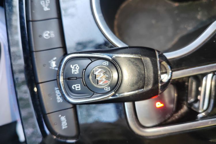 别克 君威 2020款 GS 28T 尊贵型中控内饰11