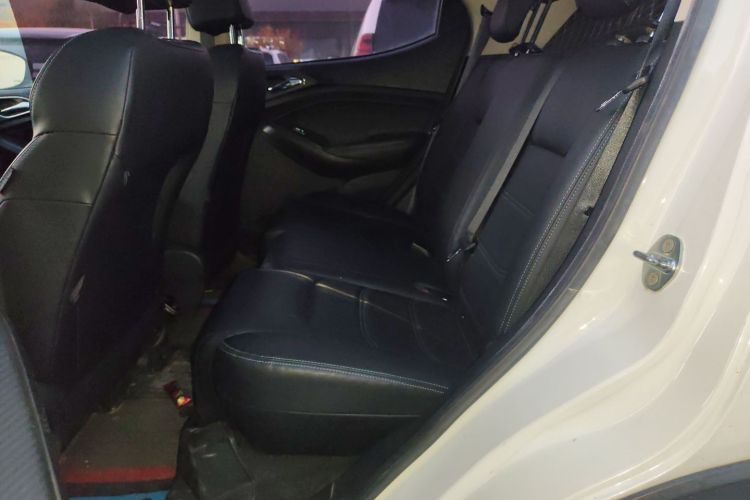 比亚迪 元新能源 2018款 EV360 智联炫酷型中控内饰7004