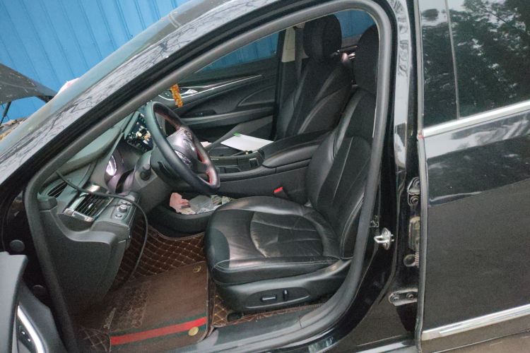 别克 君越 2016款 改款 28T 精英型中控内饰19