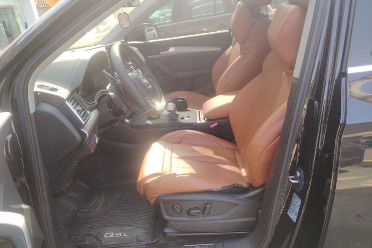 奥迪Q5L 2022款 40T 时尚动感型局部细节19