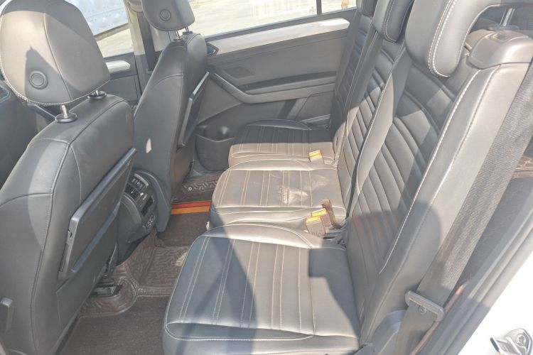 大众 2018款 途安L 280TSI DSG风尚版 7座 国V中控内饰21