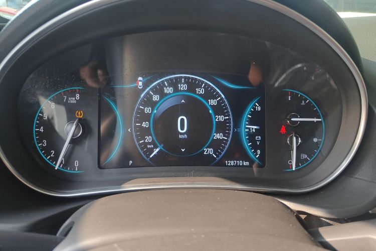 别克 君威 2015款 1.6T 精英技术型中控内饰14