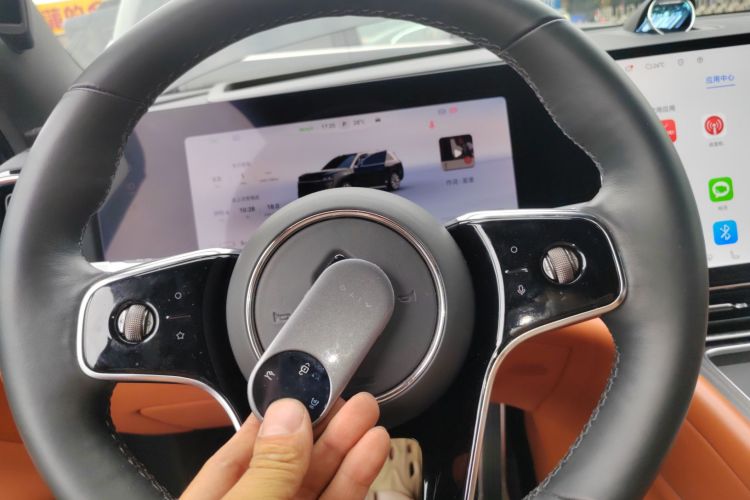 鸿蒙智行 问界M9 2024款 纯电 Ultra版 100kWh 5座版中控内饰11