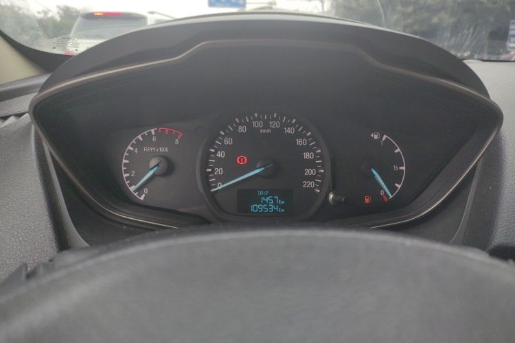 福特 福睿斯 2015款 1.5L 手动舒适型中控内饰14