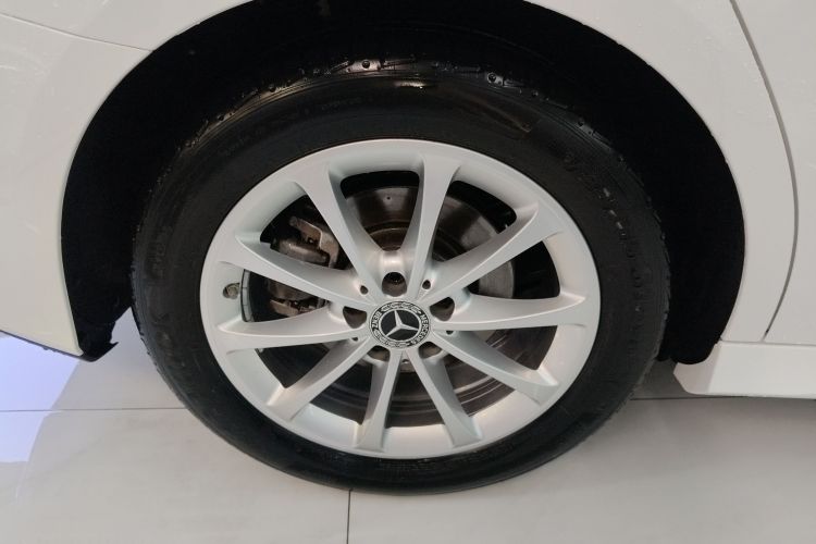 奔驰A级 2021款 A 200 L 运动轿车时尚型车身外观6008