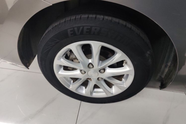 别克GL6 2019款 18T 6座精英型 国VI车身外观6004