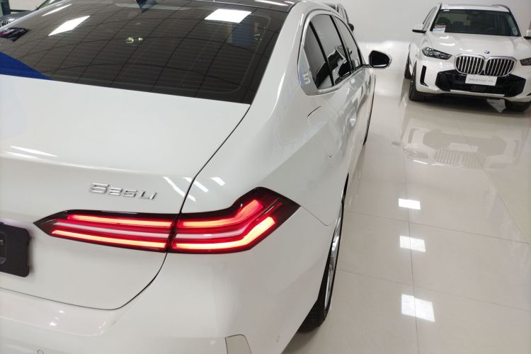 宝马5系 2024款 525Li 豪华套装车身外观6004