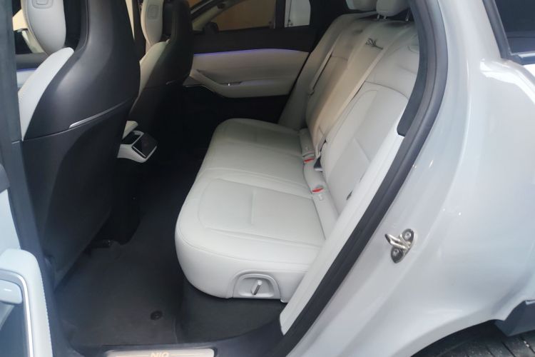 蔚来ES6 2023款 75kWh中控内饰7004