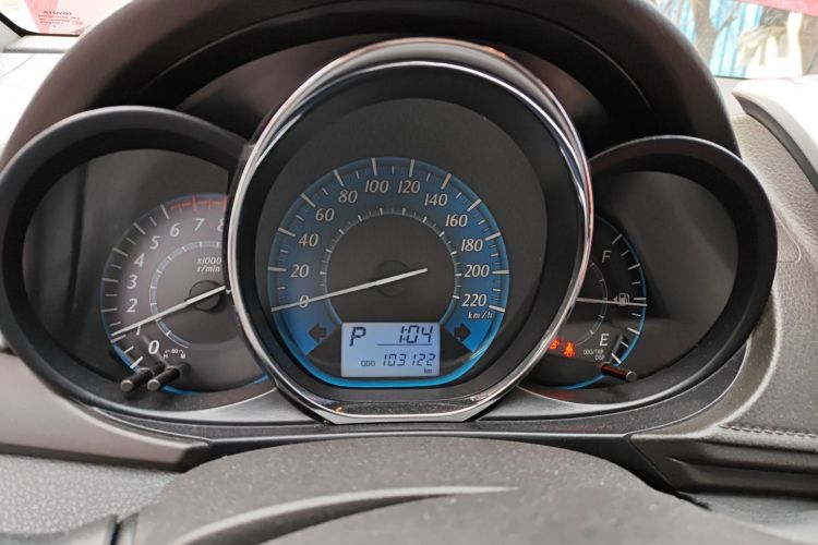 丰田 YARiS L 致炫 2014款 1.3E 自动魅动版中控内饰14