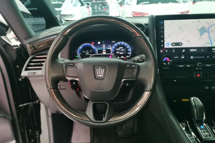 丰田 威尔法 2024款 皇冠 双擎 2.5L 至尊行政版中控内饰13