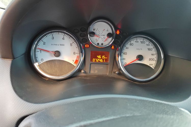 标致207 2013款 CROSS 1.4L 手动驭乐型中控内饰14