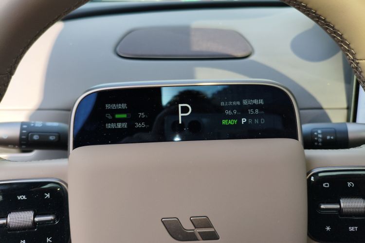 理想汽车 理想i6 2025款 两驱标准型中控内饰14