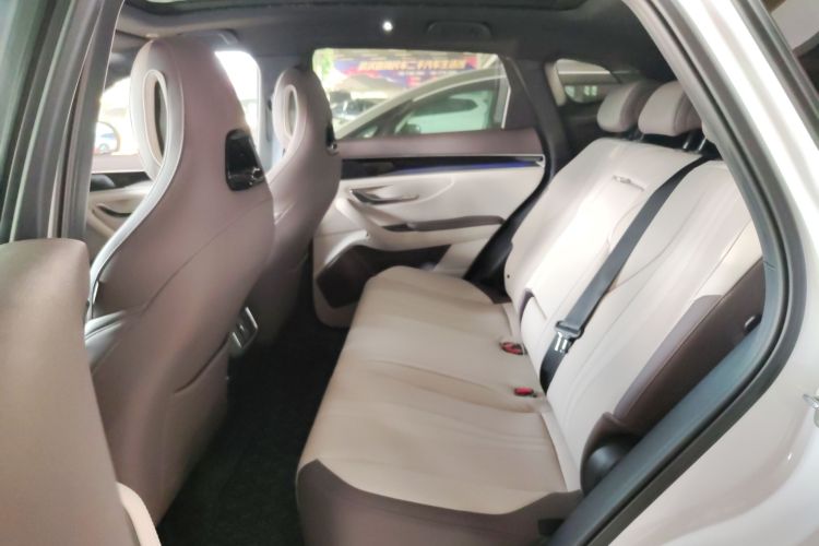 比亚迪 宋PLUS新能源 2025款 DM-i 智驾版 112KM 尊荣型中控内饰7004