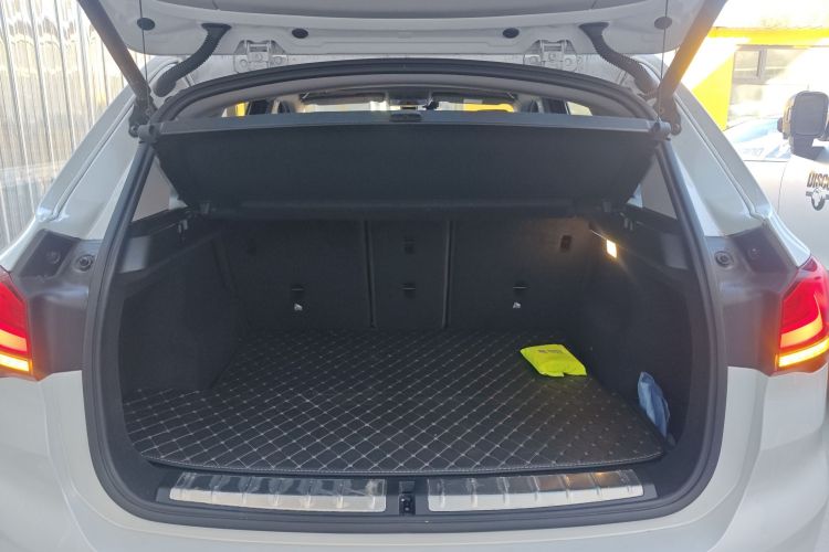 宝马X1 2022款 sDrive25Li 领先型机舱底盘23