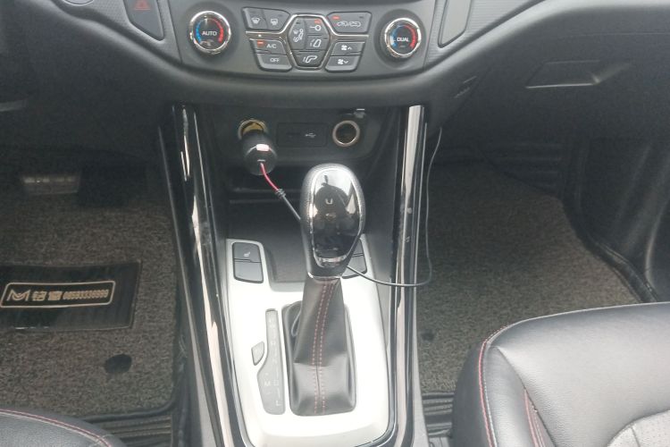 凯翼X5 2017款 1.5T CVT旗舰型中控内饰18